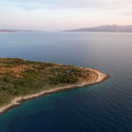 Nili Deluxe Hotel Sarandë Buitenkant foto
