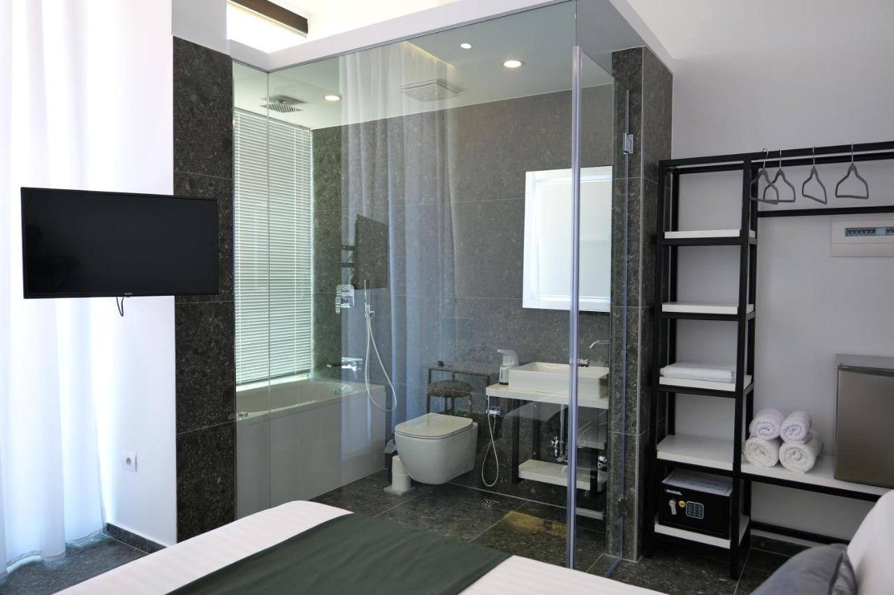 Nili Deluxe Hotel Sarandë Buitenkant foto