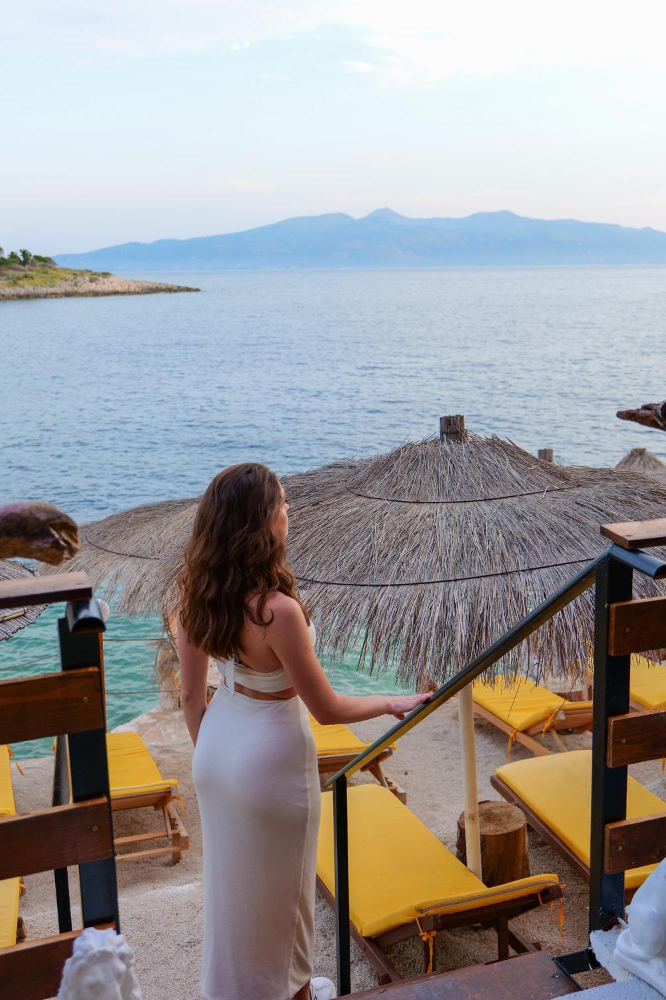 Nili Deluxe Hotel Sarandë Buitenkant foto
