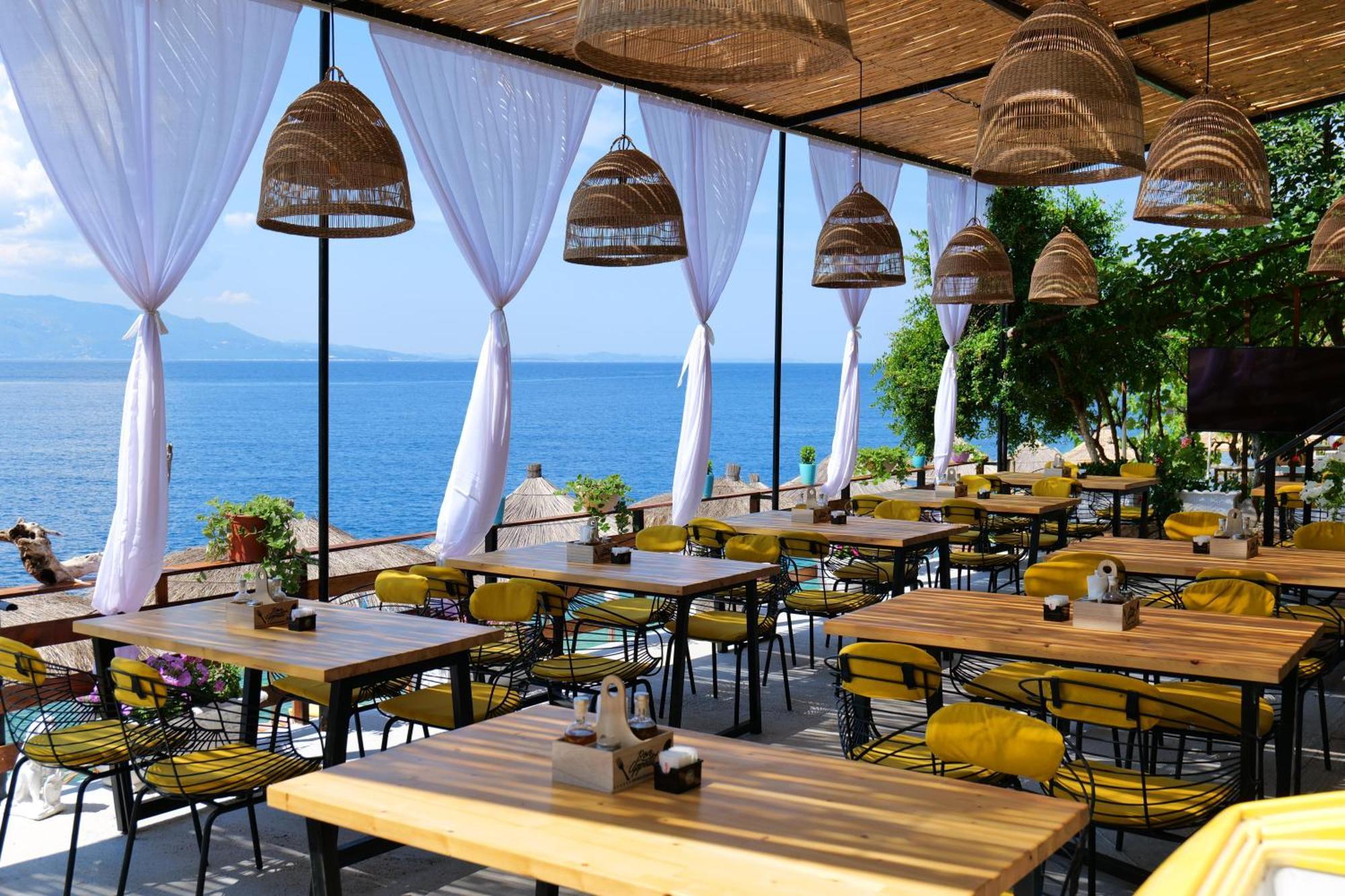 Nili Deluxe Hotel Sarandë Buitenkant foto