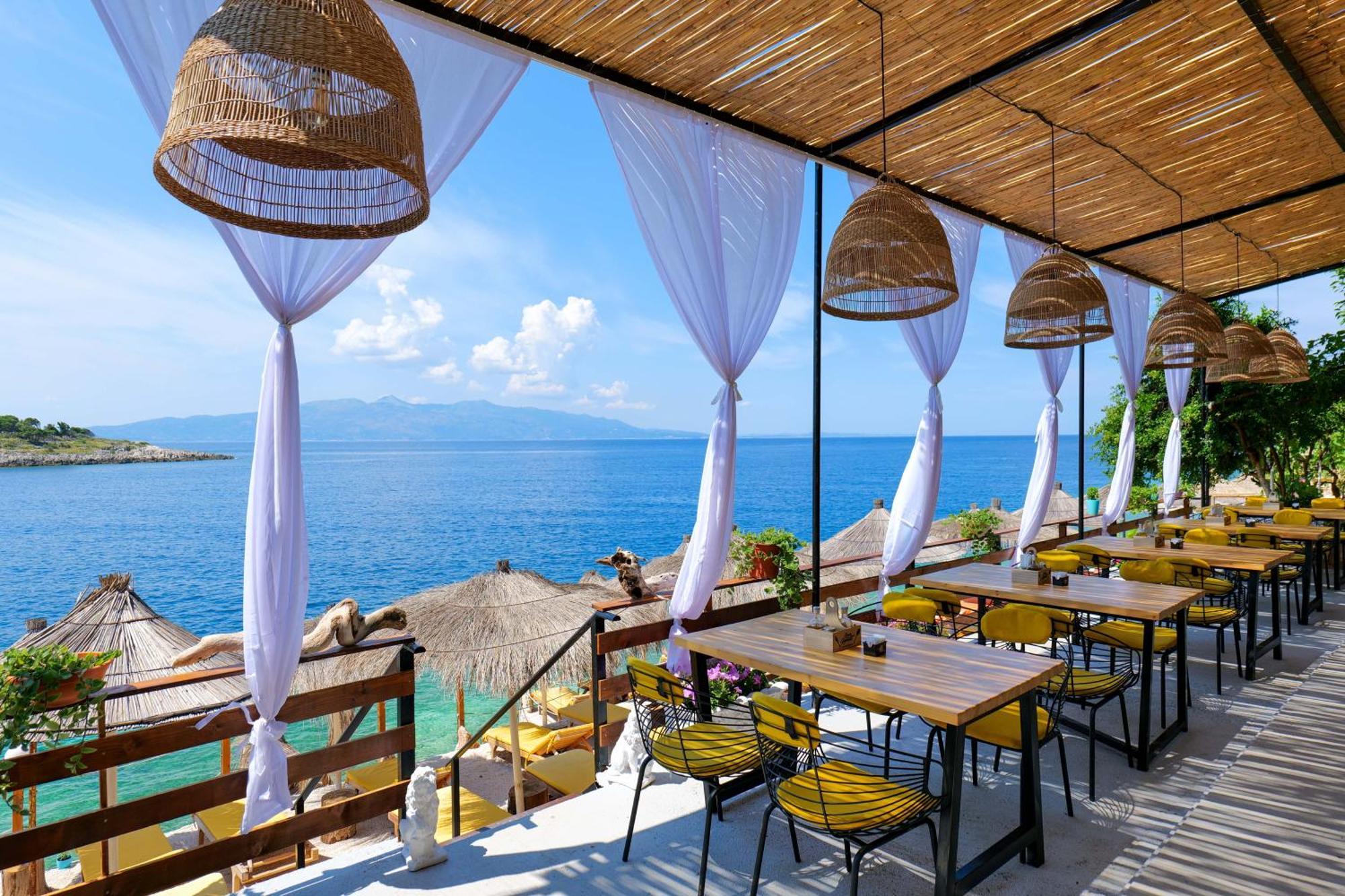 Nili Deluxe Hotel Sarandë Buitenkant foto