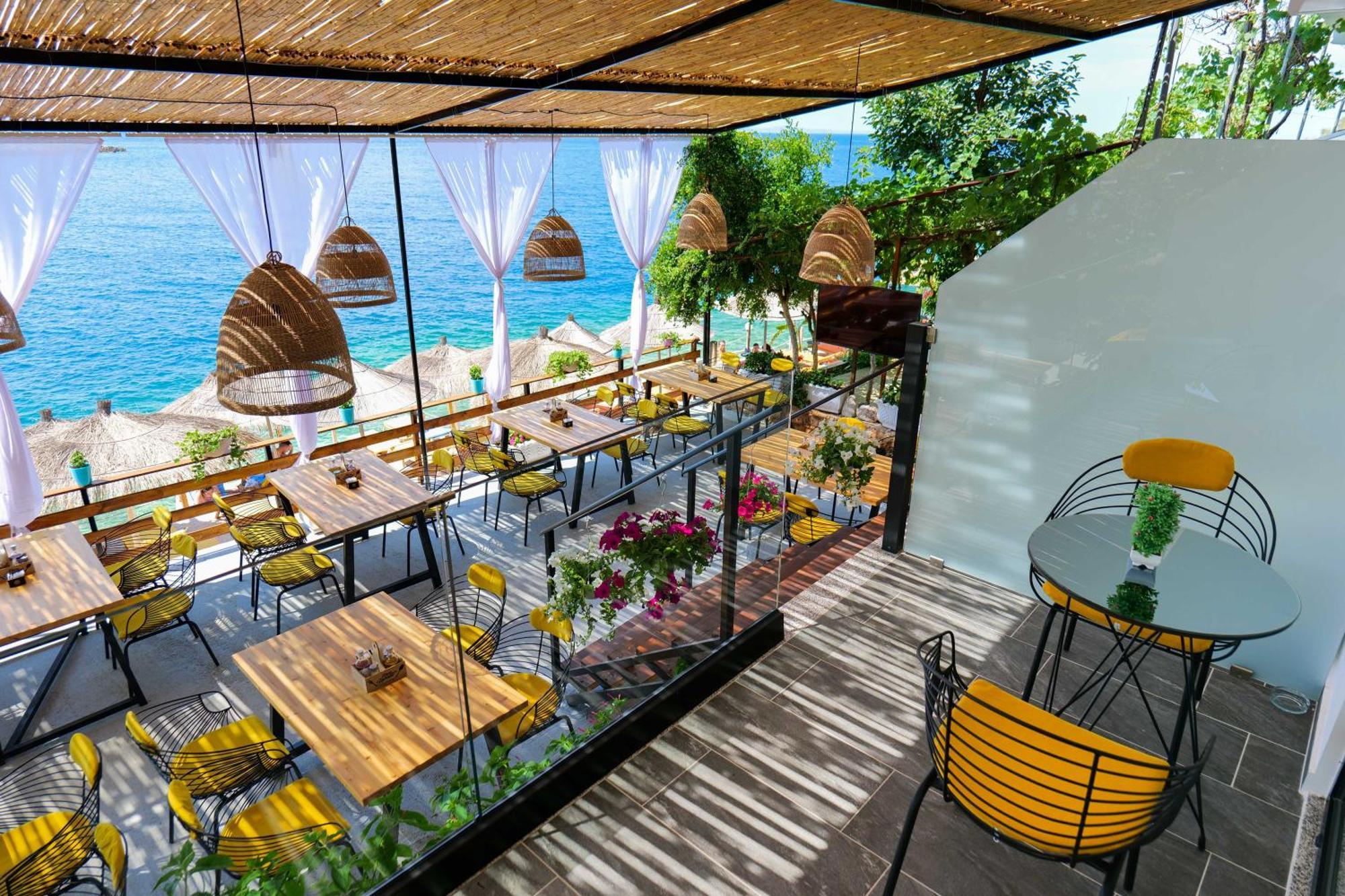 Nili Deluxe Hotel Sarandë Buitenkant foto